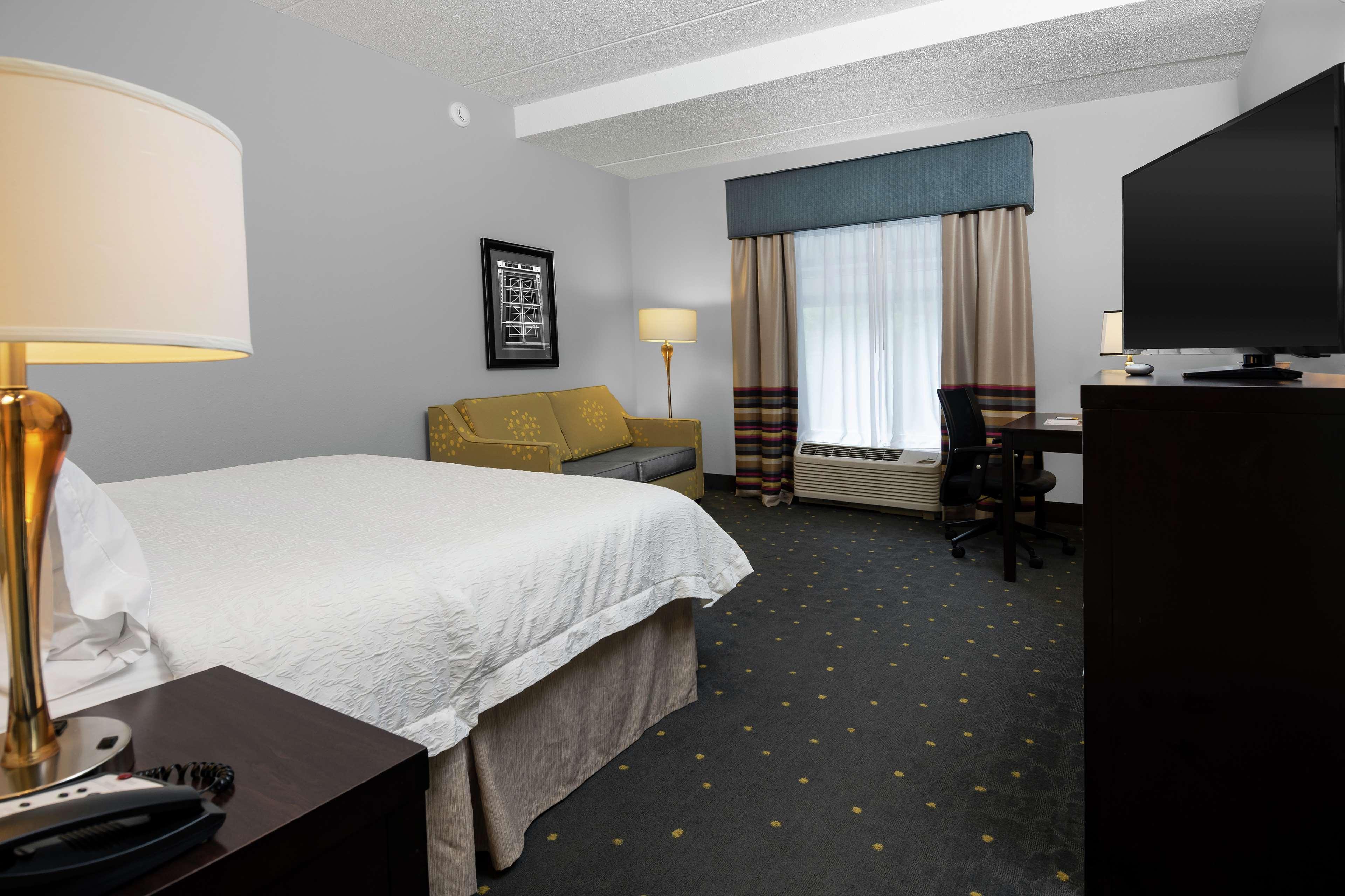 Hotel Hampton & - Downtown