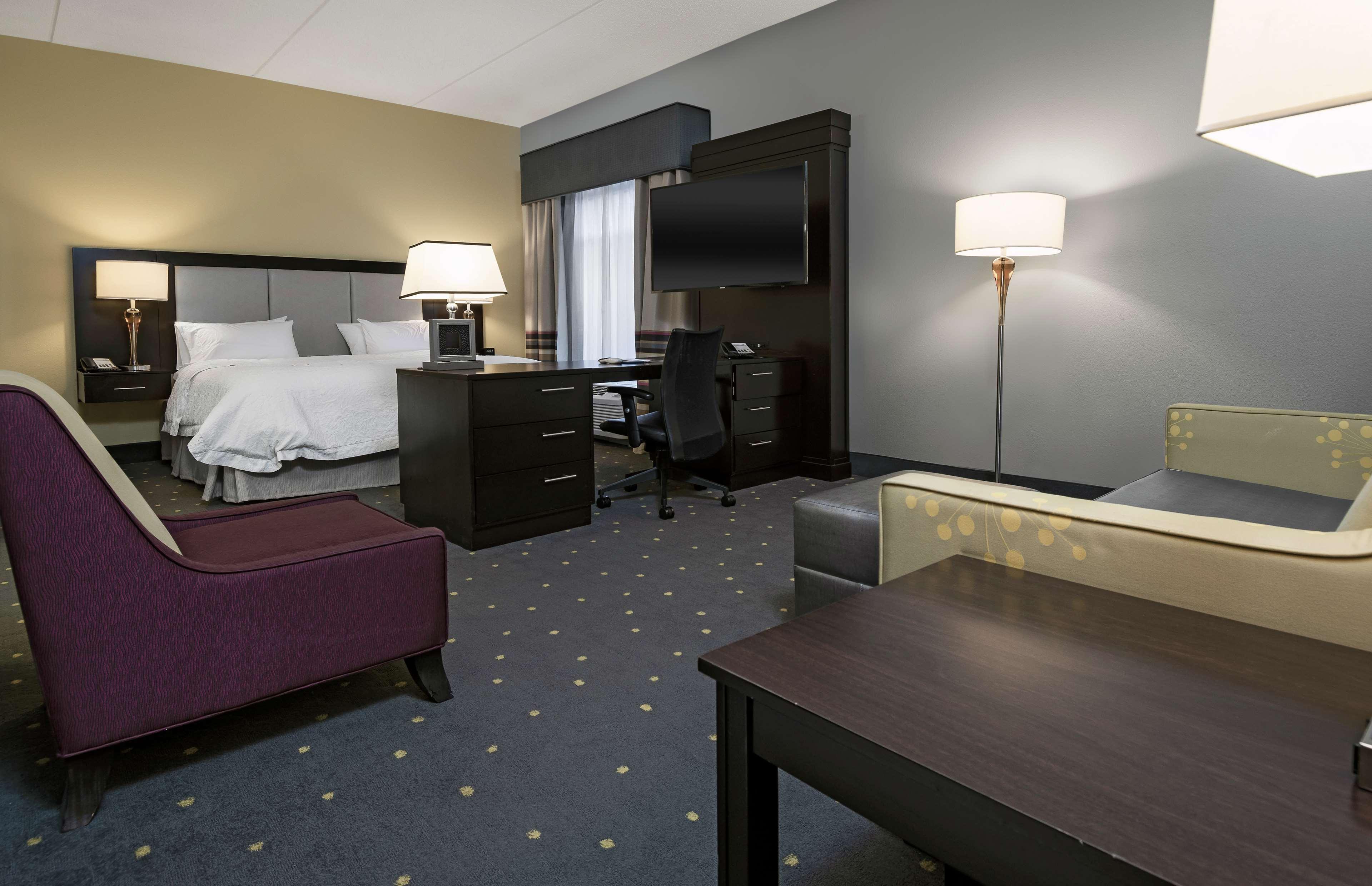 Hampton & - Downtown Hotel
