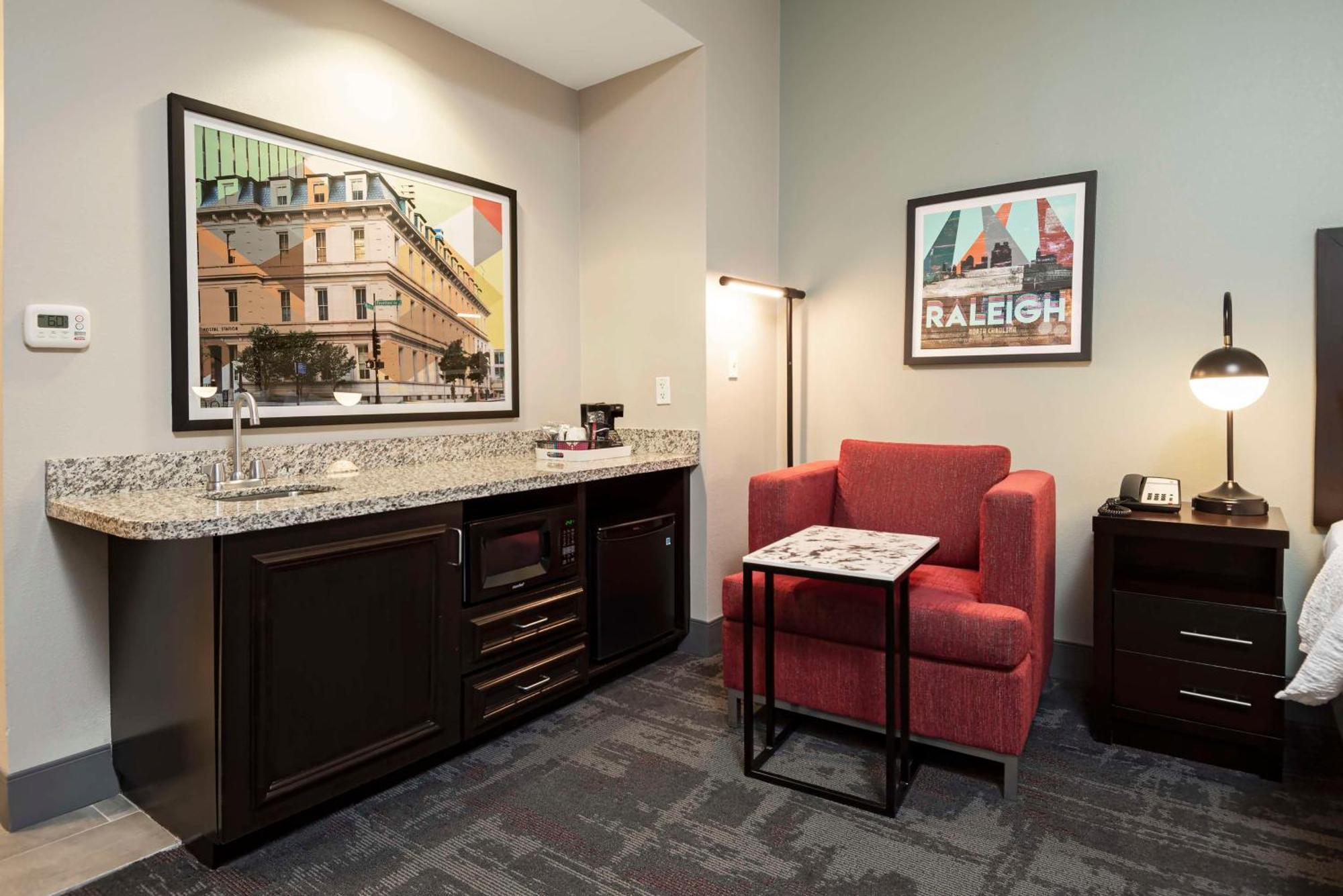 Hotel Hampton & - Downtown 3*