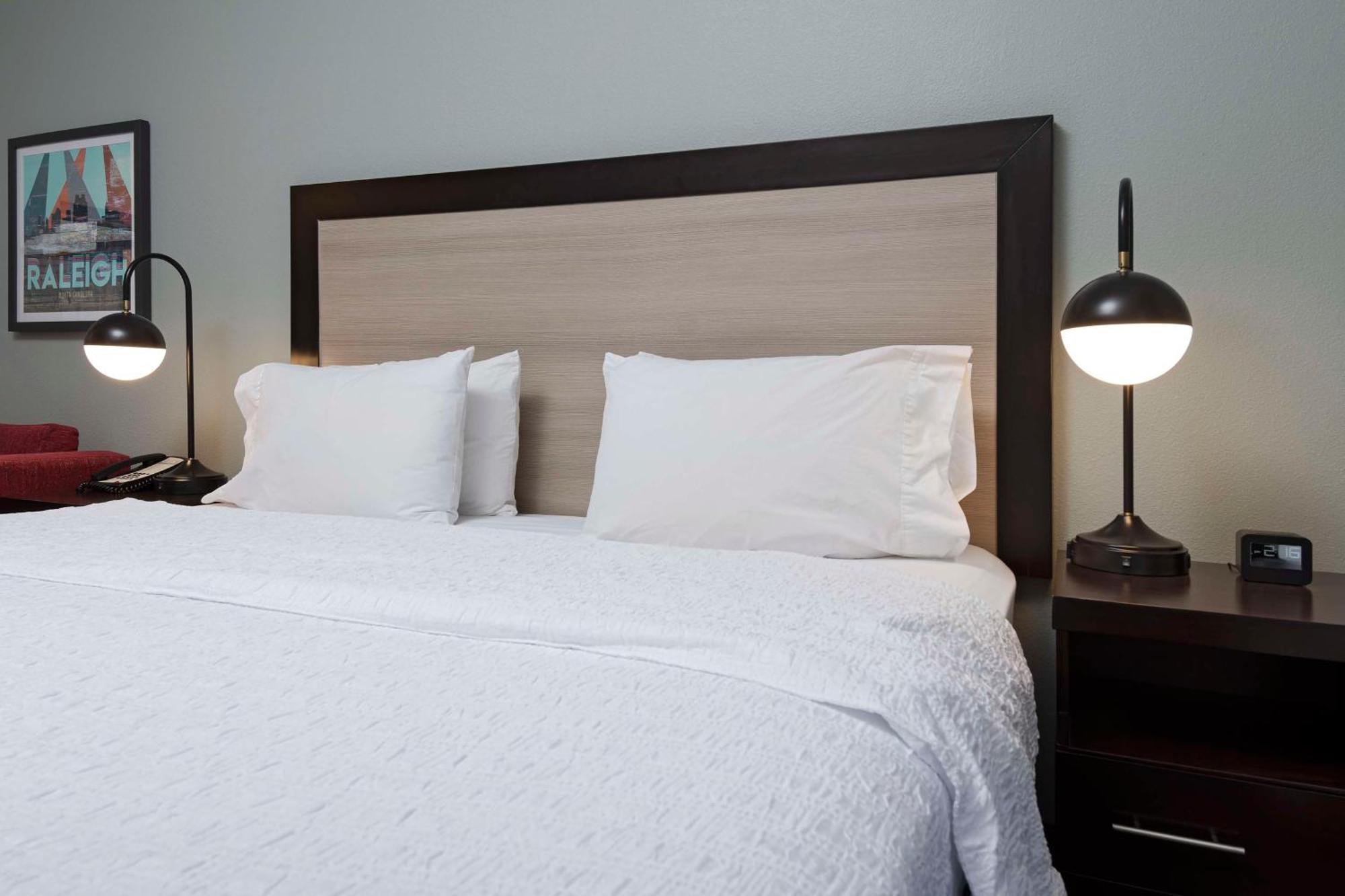 Hotel Hampton & - Downtown Raleigh