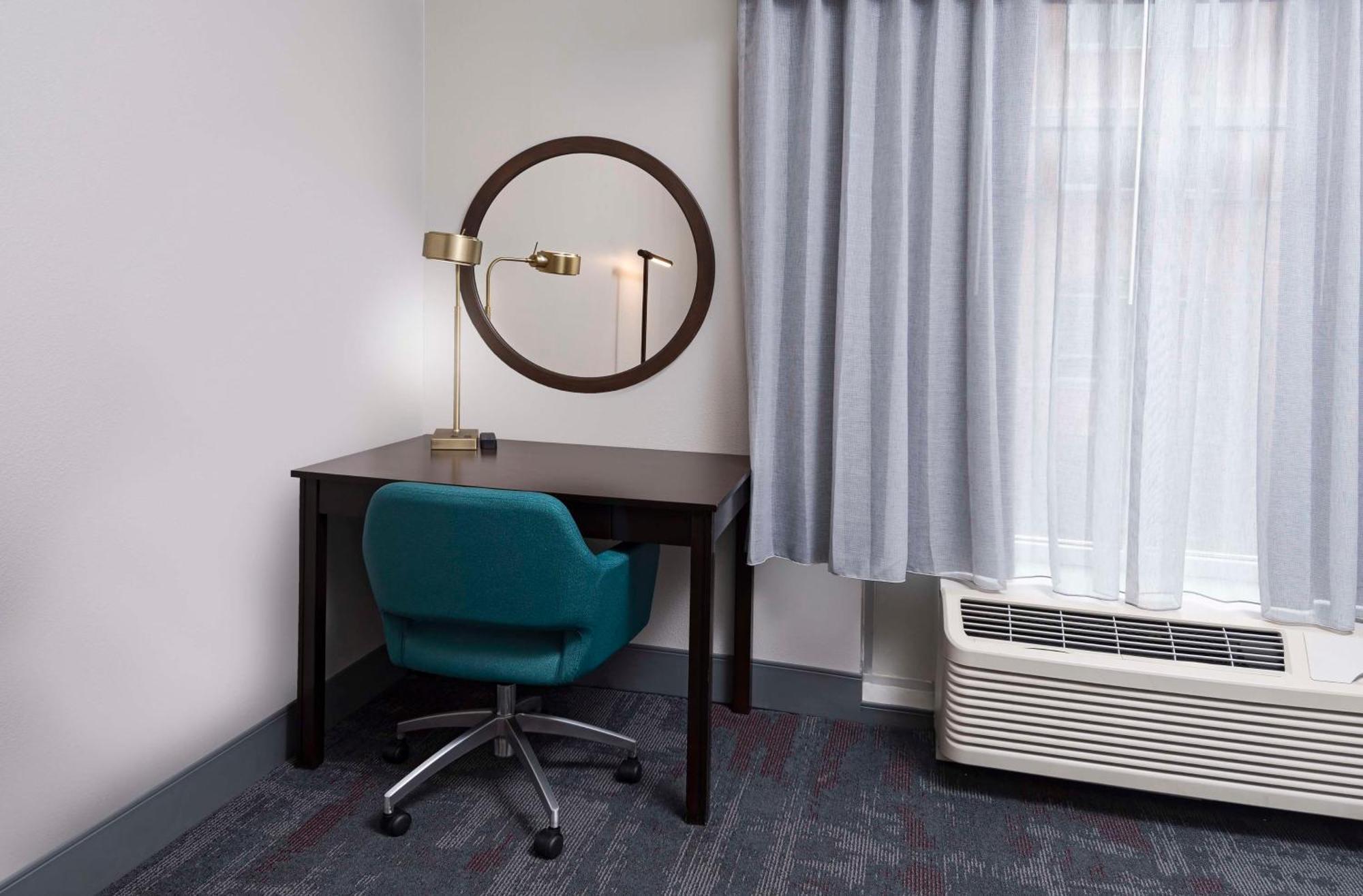 Hampton & - Downtown Hotel Raleigh
