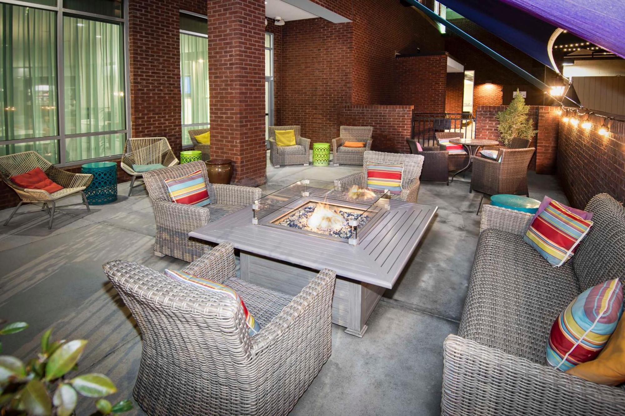 Hotel Hampton & - Downtown 3*
