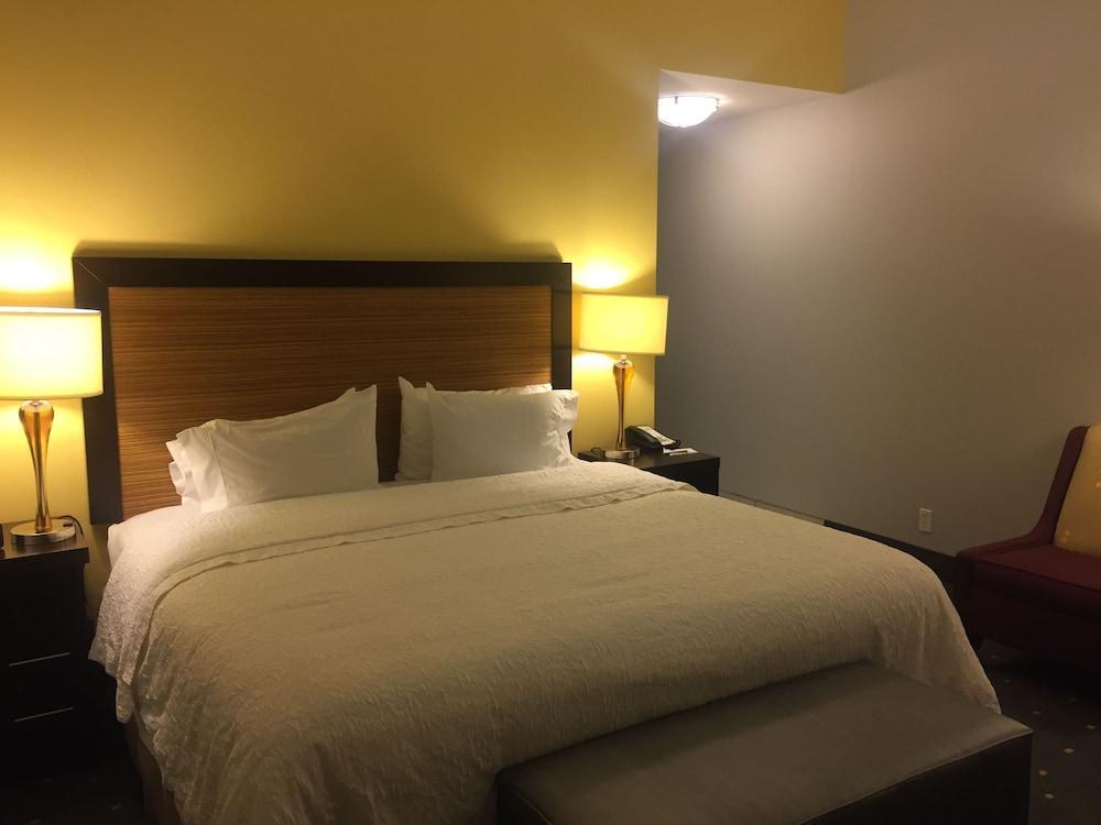 Hotel Hampton & - Downtown Raleigh