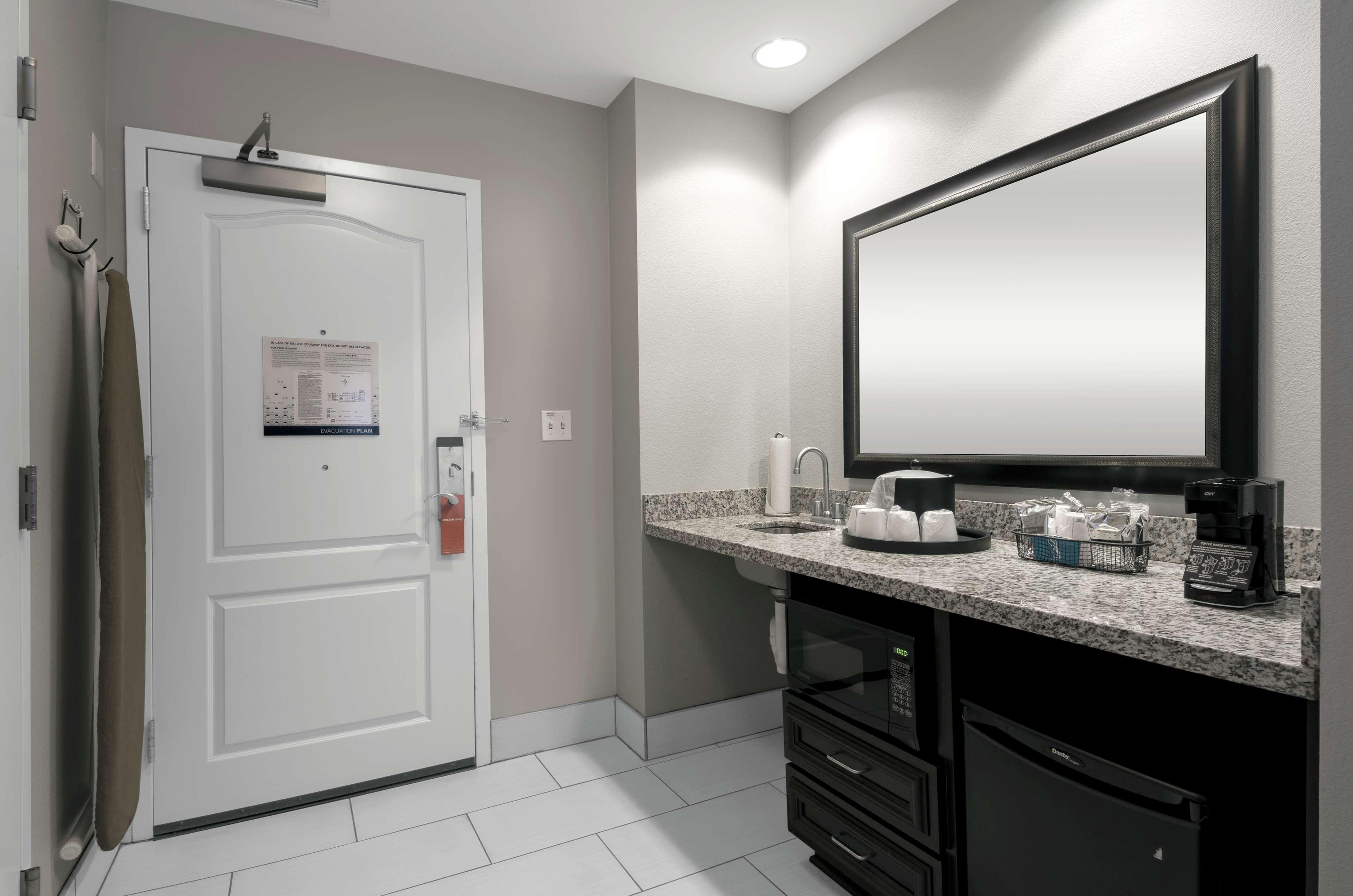Hotel Hampton & - Downtown 3*