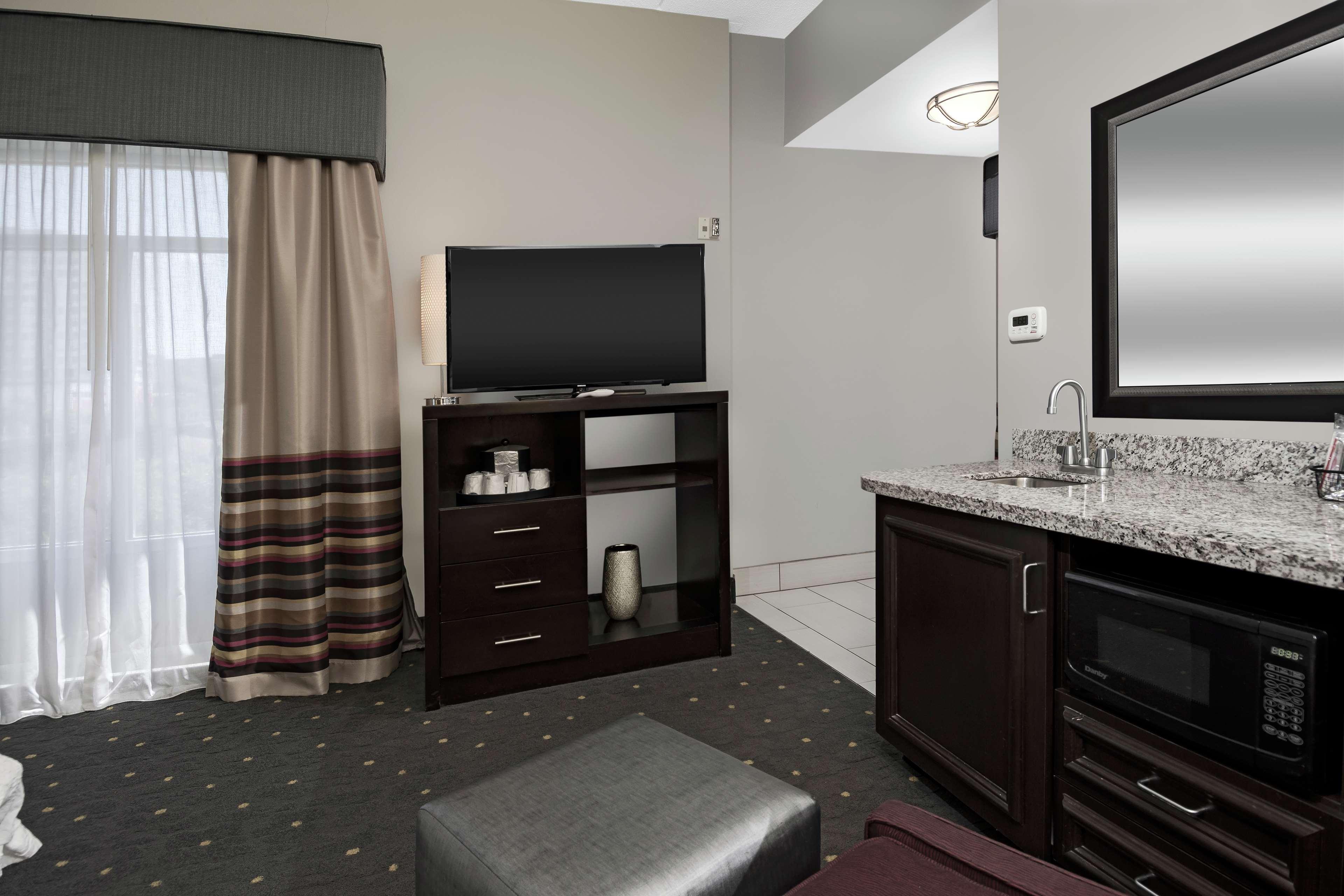 Hampton & - Downtown Hotel