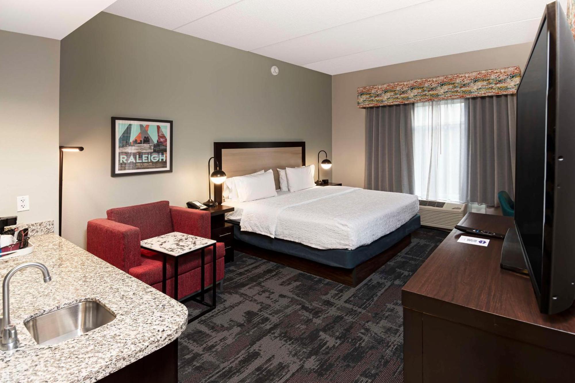 Hotel Hampton & - Downtown 3*