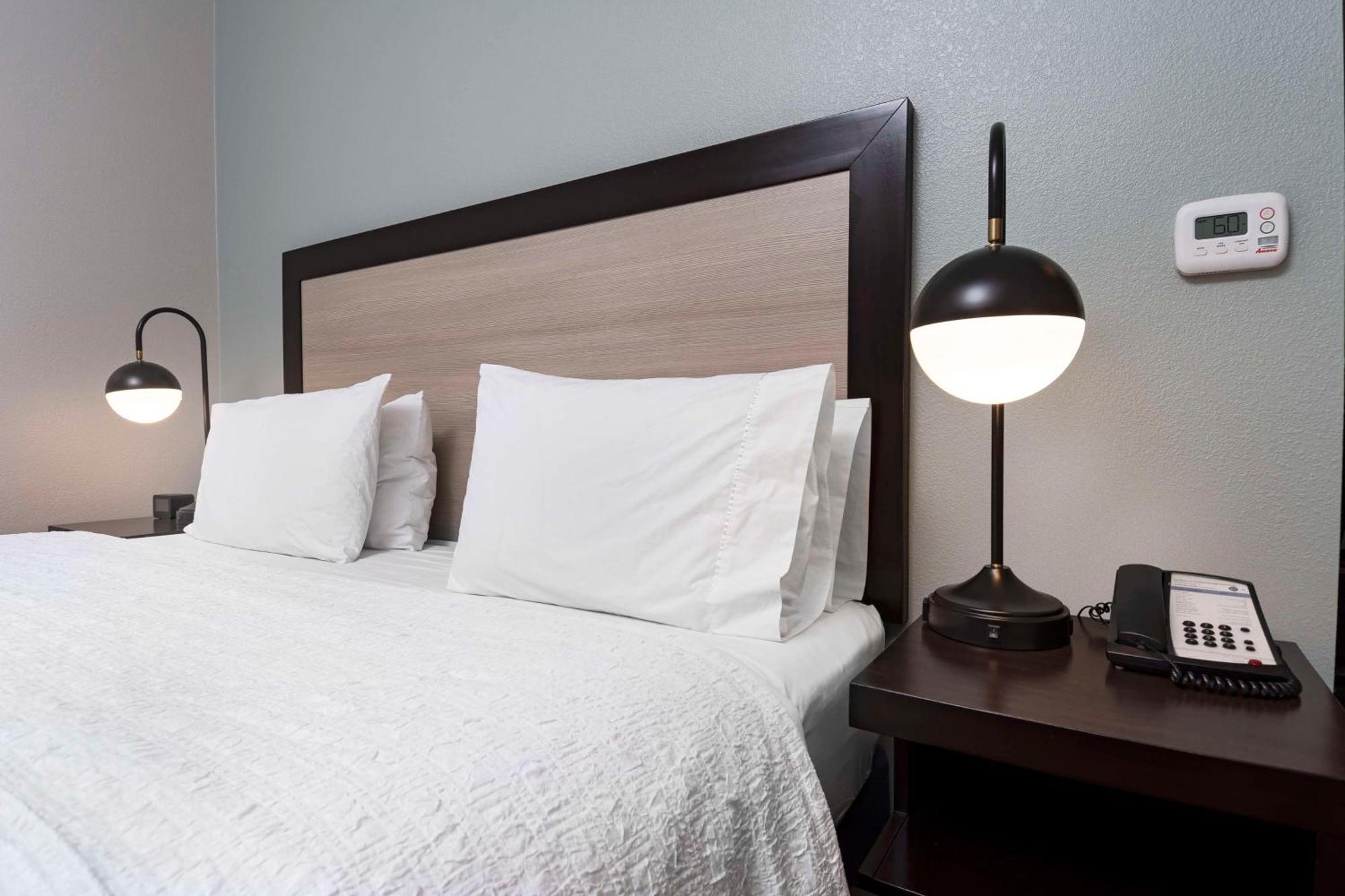 Hotel Hampton & - Downtown Raleigh