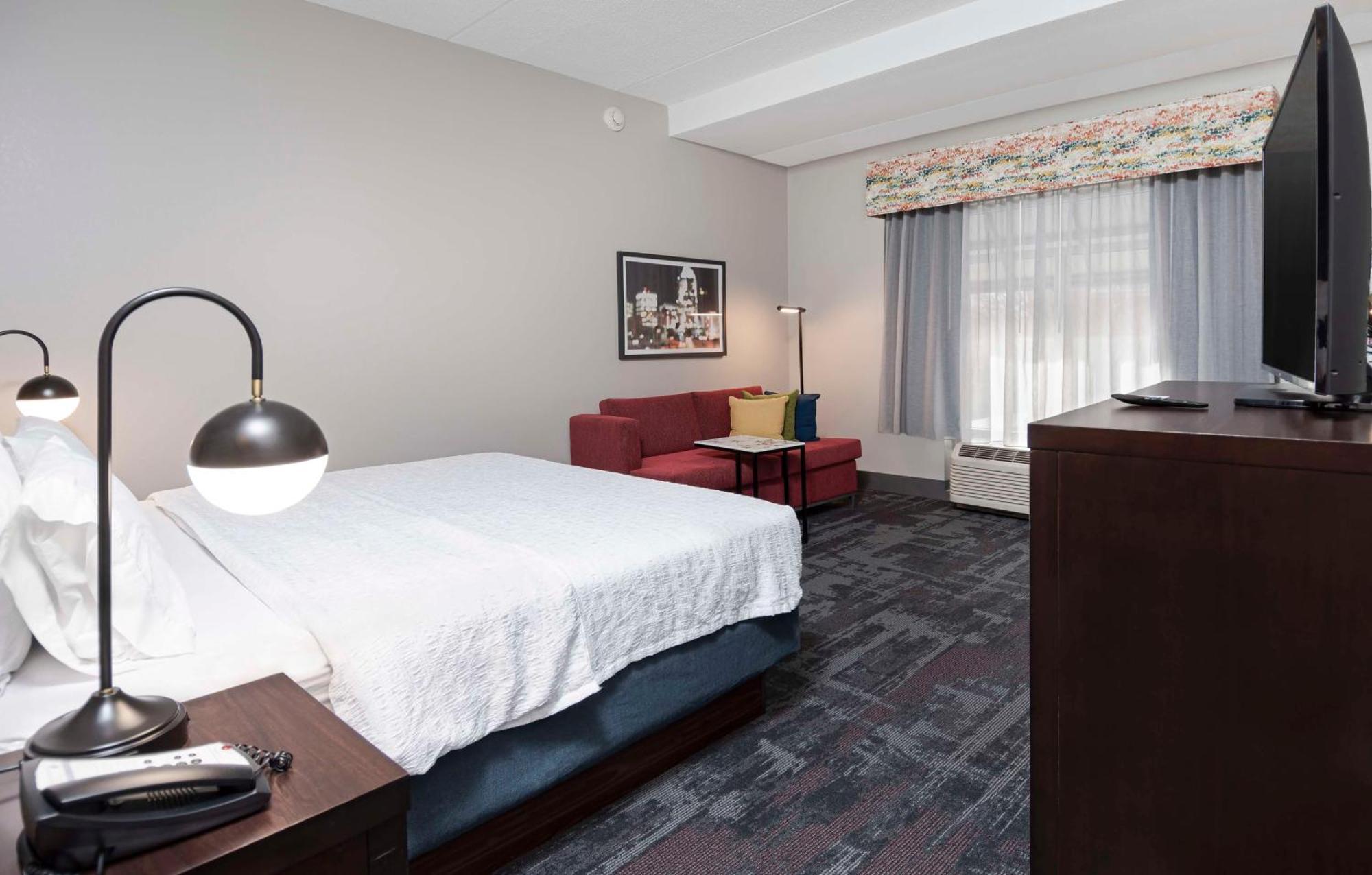 Hotel Hampton & - Downtown