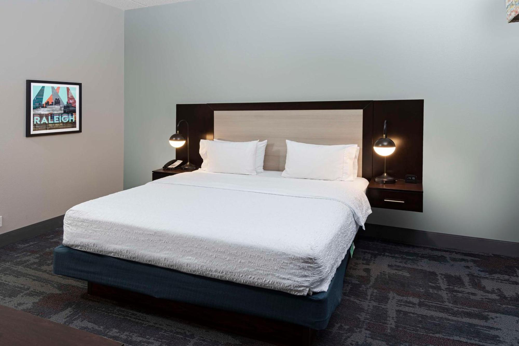 Hampton & - Downtown Hotel Raleigh