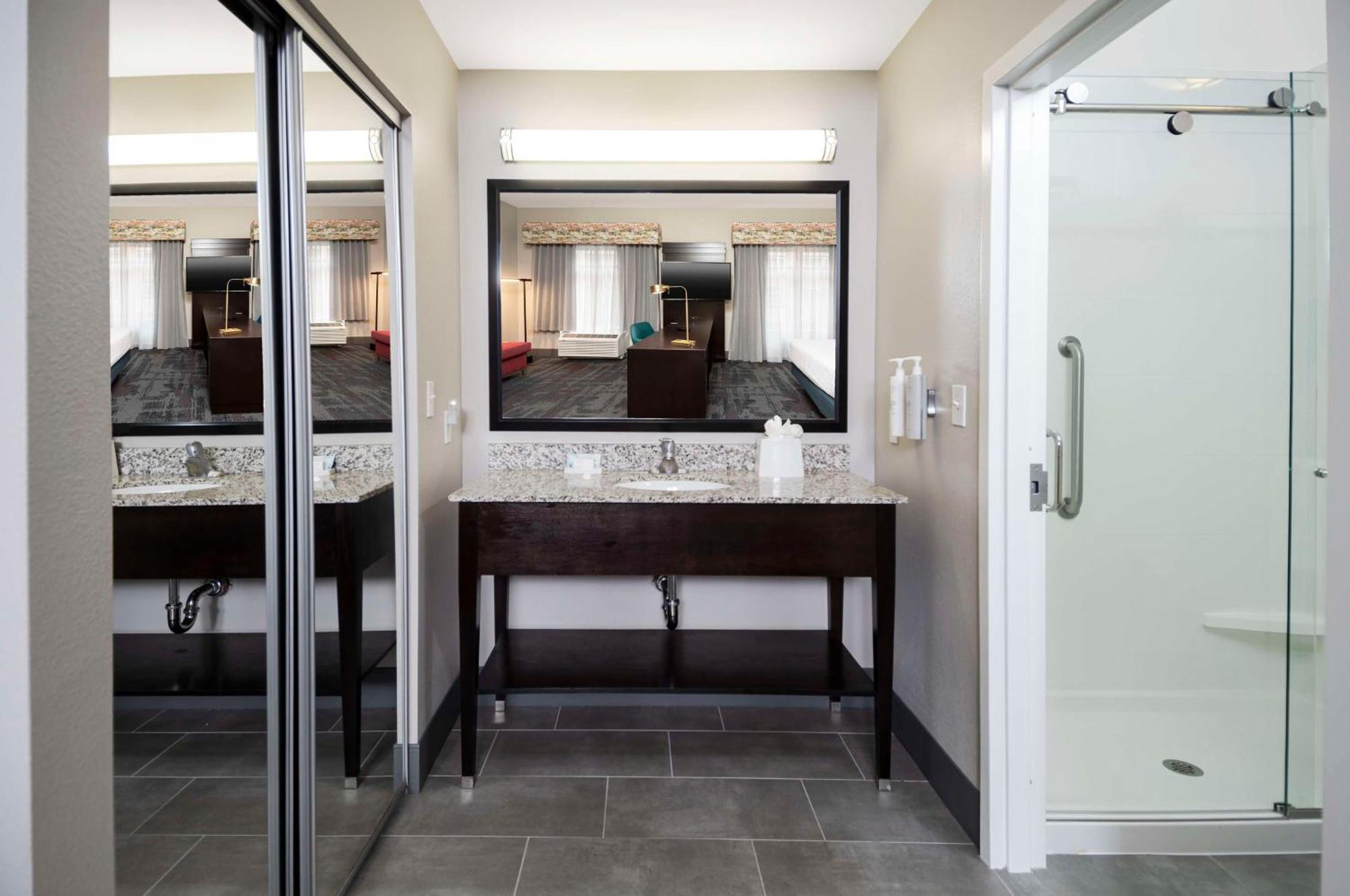 Hampton & - Downtown Hotel Raleigh