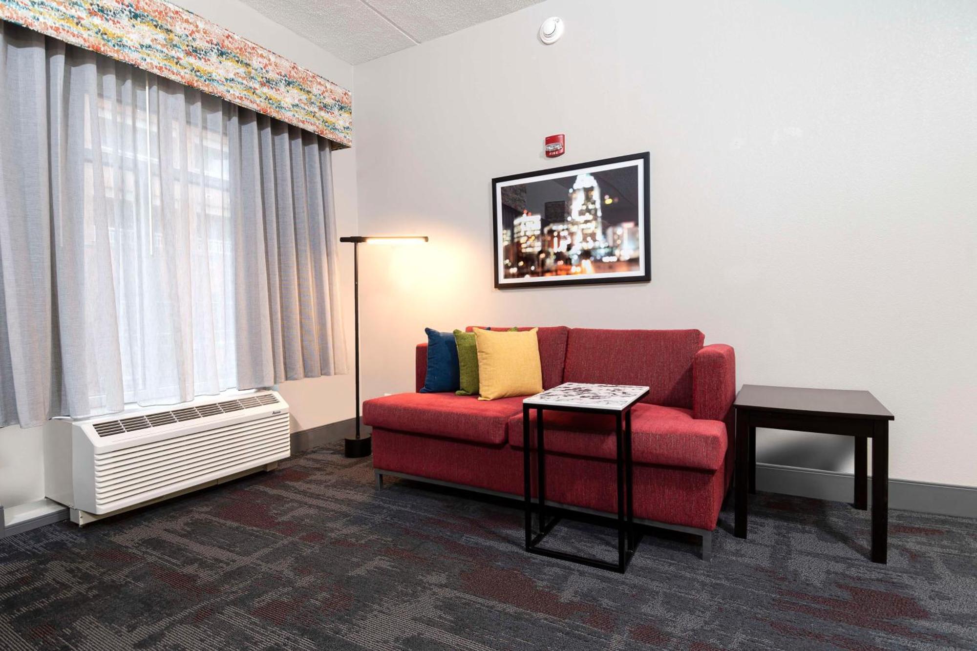 Hampton & - Downtown Hotel 3*