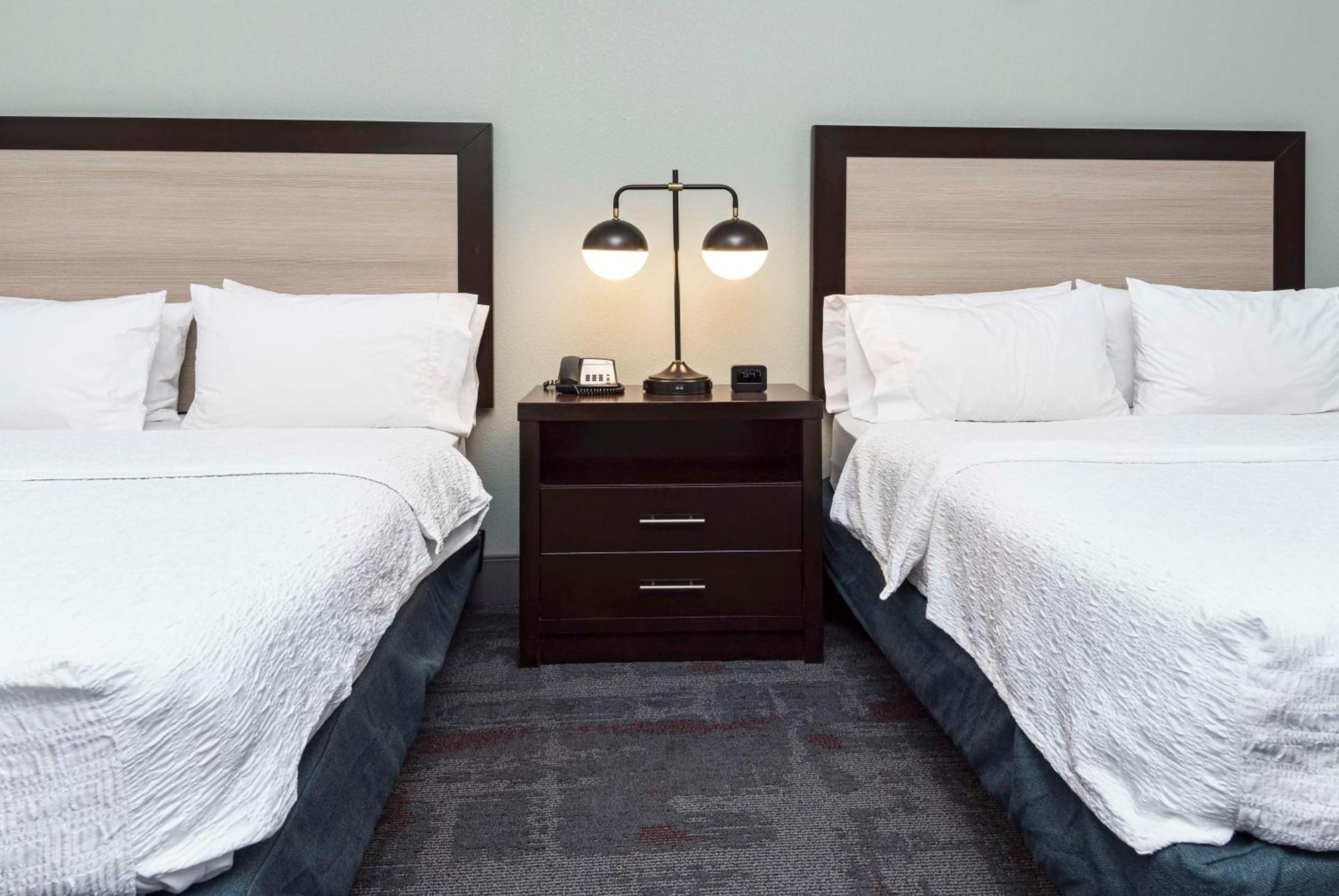 Hotel Hampton & - Downtown Raleigh